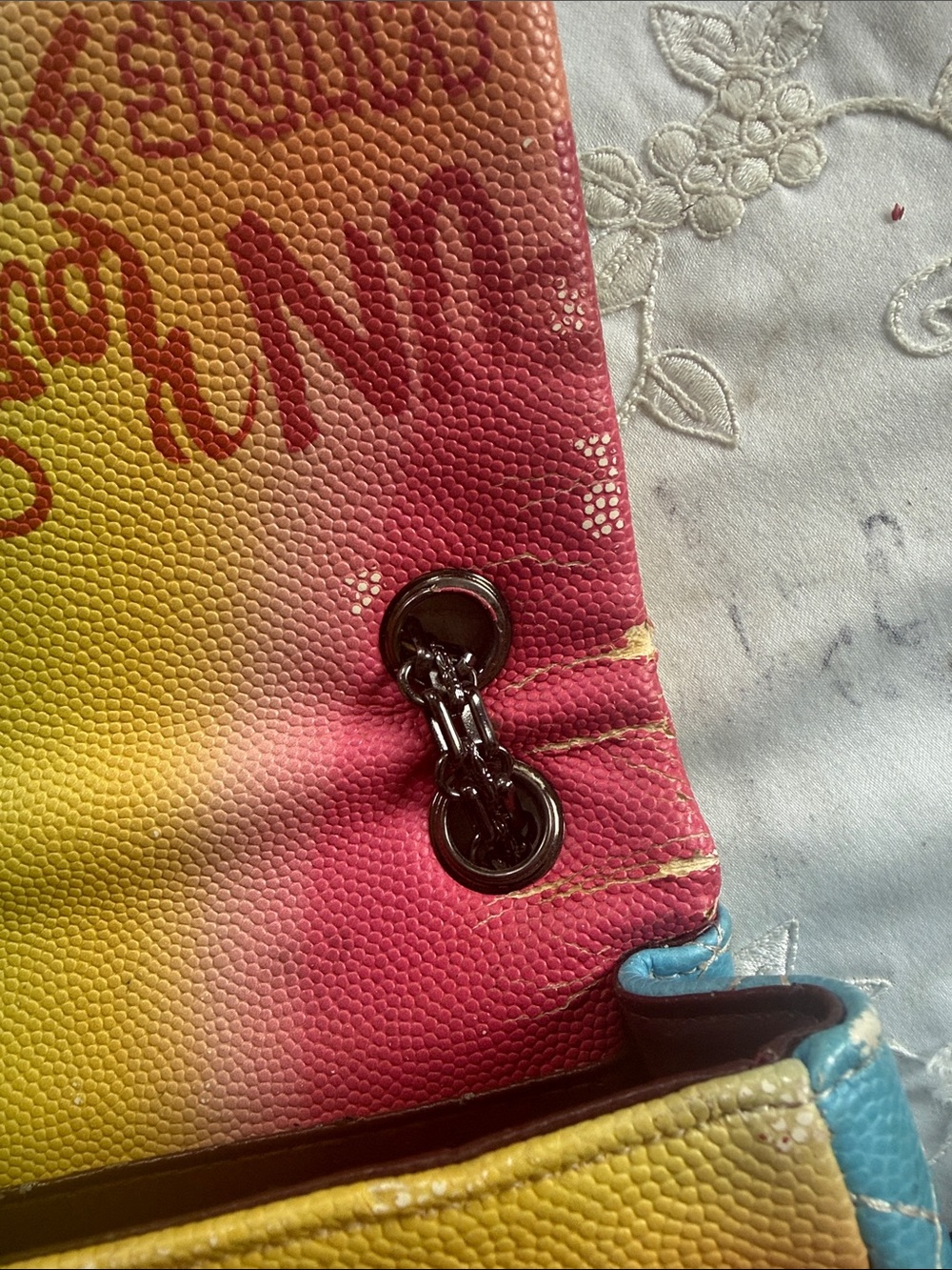 PASSION PIRATE ladies, graffiti printed purse preowned shows a few signs of wear - Picture 5 of 12